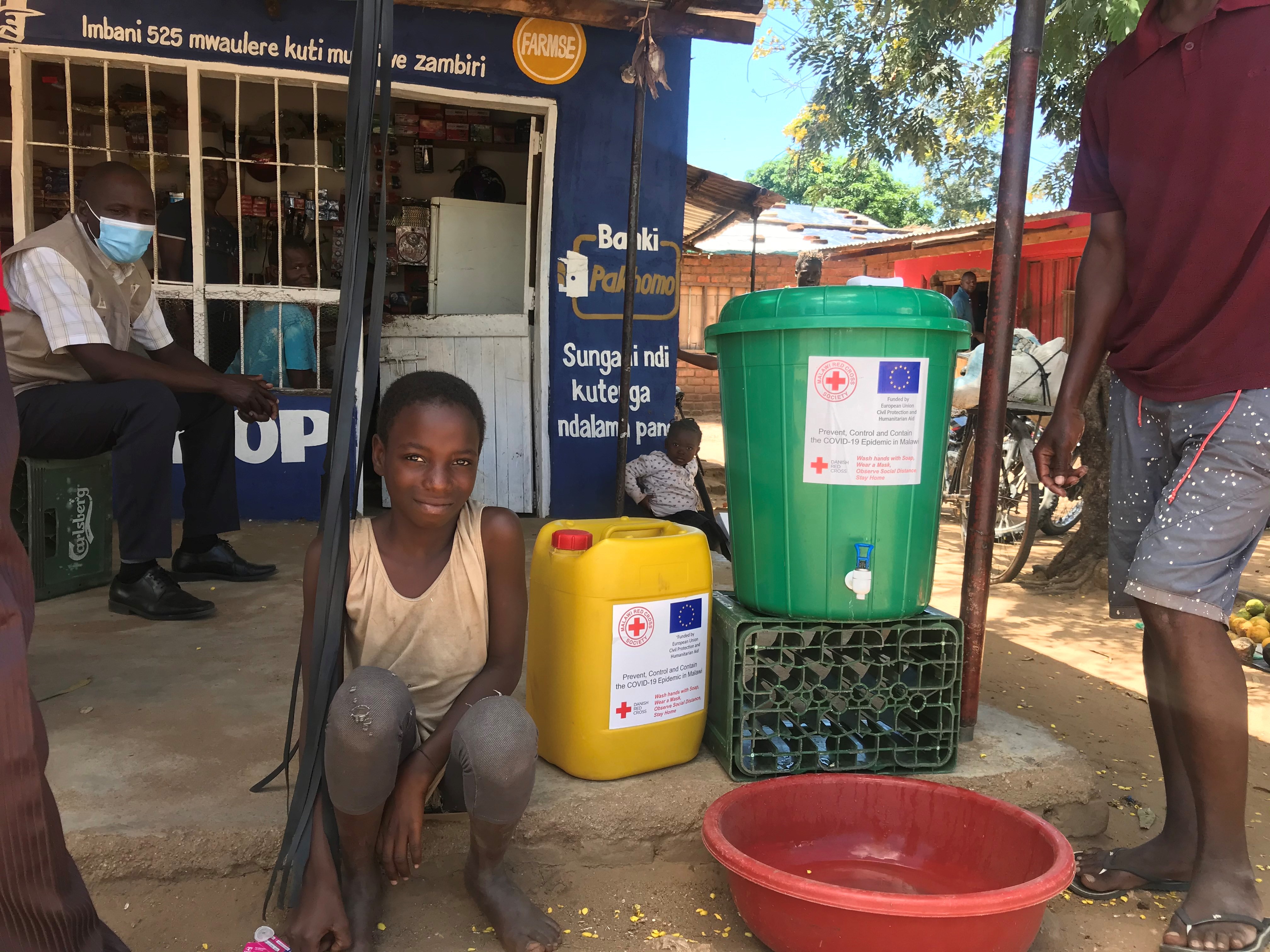 Malawi girl handwash ECHO