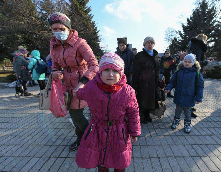 Familie på flugt i Ukraine